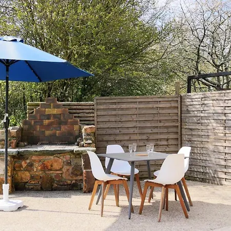 2 Bedroom Amazing In La Hague *