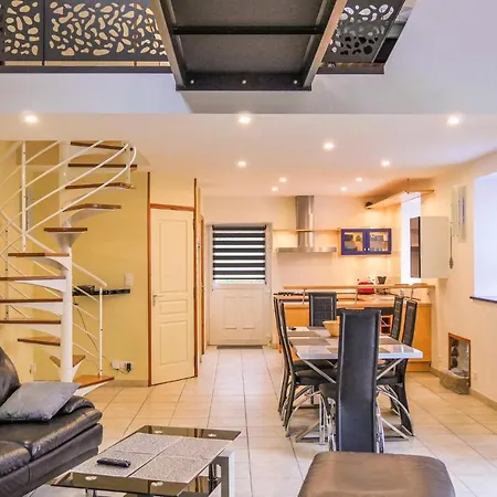 3 Bedroom Amazing In La Hague *