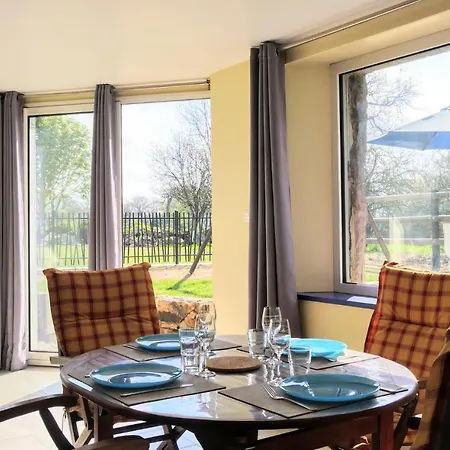 3 Bedroom Amazing In La Hague *