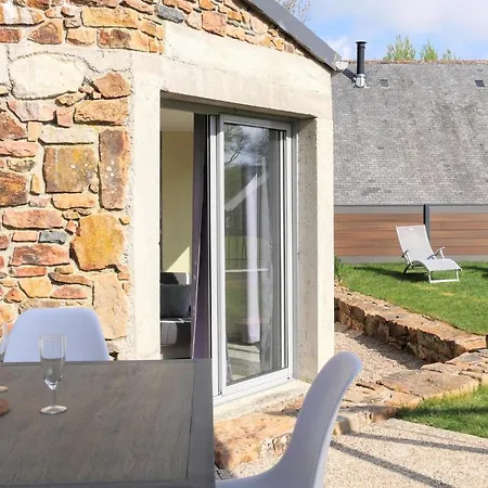 3 Bedroom Amazing In La Hague Holiday home