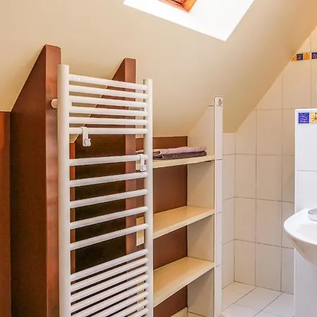 3 Bedroom Amazing In La Hague