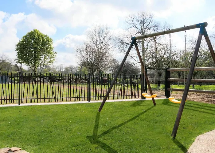 3 Bedroom Amazing In La Hague