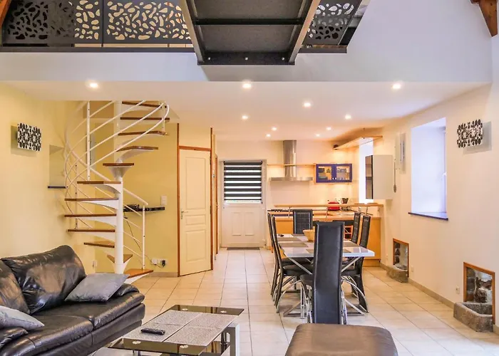 3 Bedroom Amazing In La Hague *