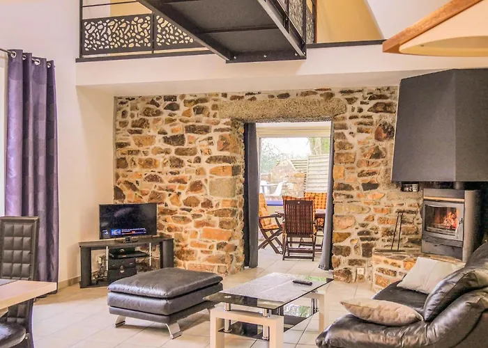 3 Bedroom Amazing In La Hague * Vasteville