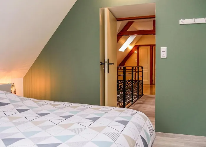 3 Bedroom Amazing In La Hague