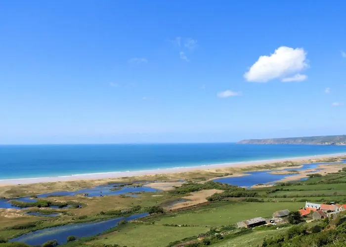 3 Bedroom Amazing In La Hague